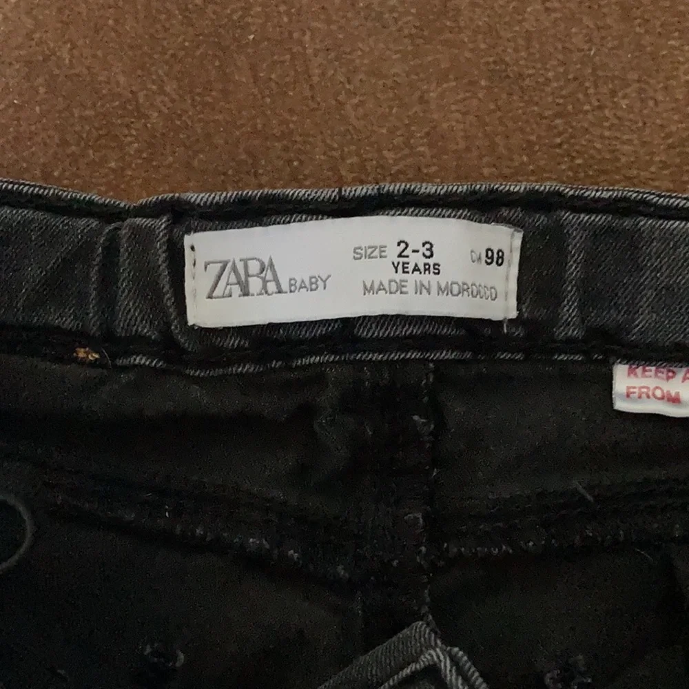 Adorable Minnie Mouse Zara Jeans - 2-3 T - Picture 6 of 9